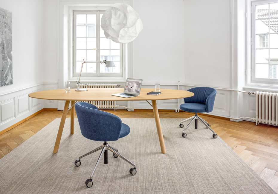 GIRSBERGER_Tisch_Akio_oval_1
