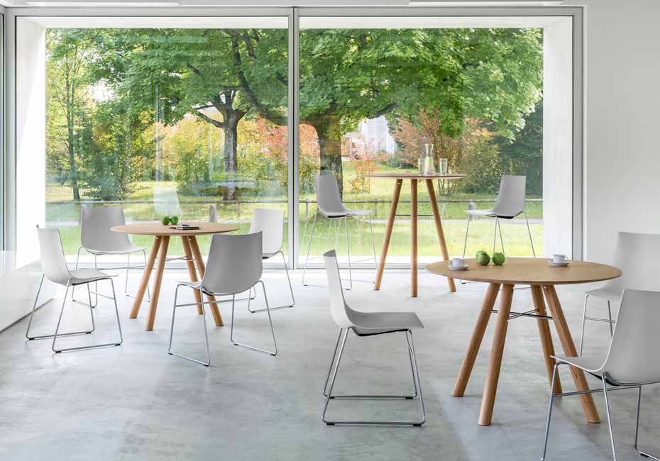 GIRSBERGER_Tisch_Akio_rund_1