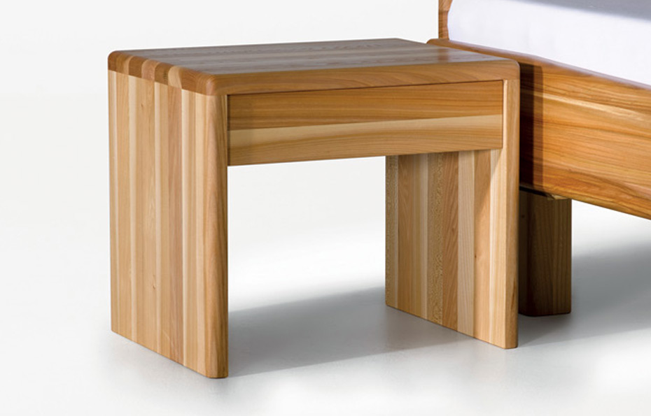 HUBERT-FELDKIRCHER_Nachttisch-Ergonomia_Ulme_mit-Schublade HUBERT-FELDKIRCHER_Nachttisch-Ergonomia_Ulme_mit-Schublade
