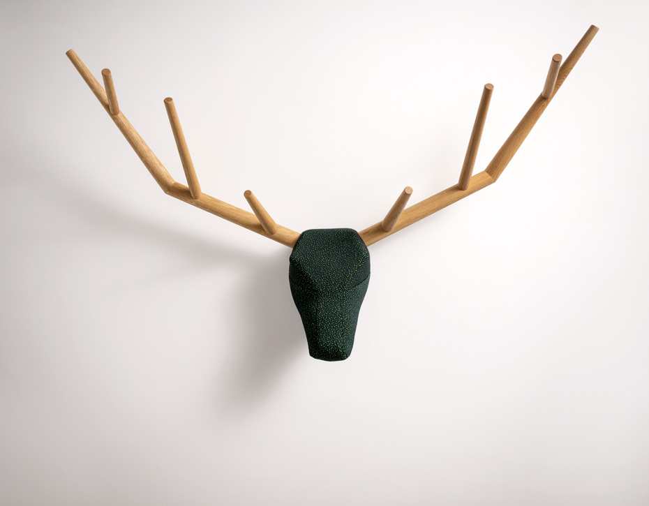 KLYBECK_Jagdtrophäe_yy_Stoff_4_m