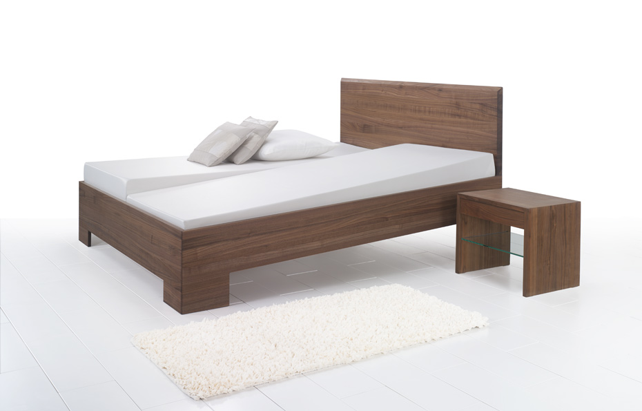 LUXLET_Massivholzbett_Laura-Premium-Gravity variabel-0-3-5.5° schräg-mit-Nachttisch LUXLET_Massivholzbett_Laura-Premium-Gravity variabel-0-3-5.5° schräg-mit-Nachttisch