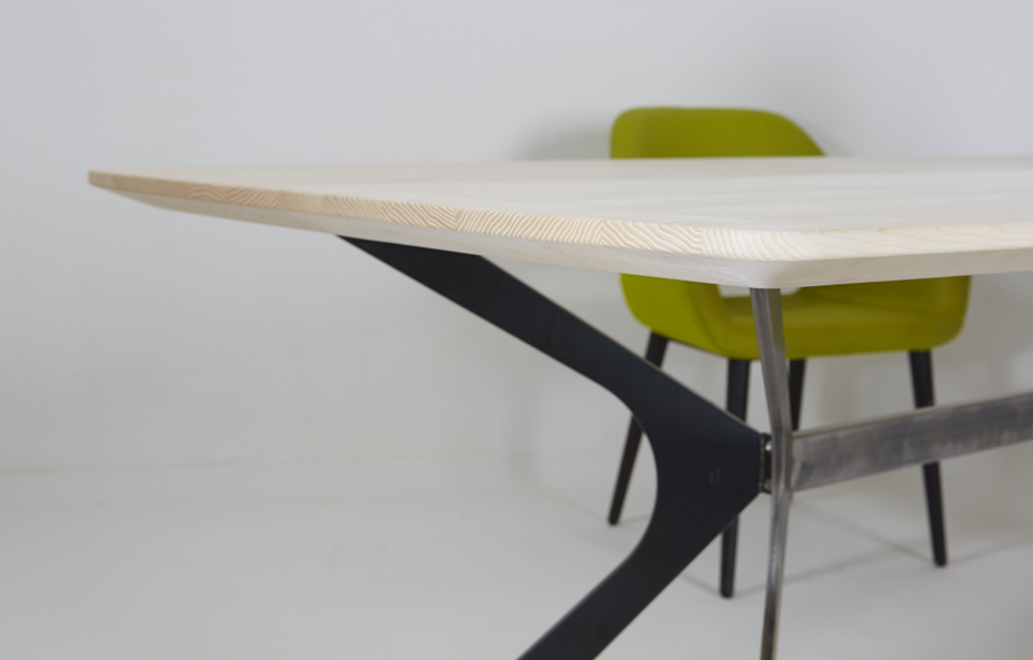 Holztisch_Swing_Detail_2