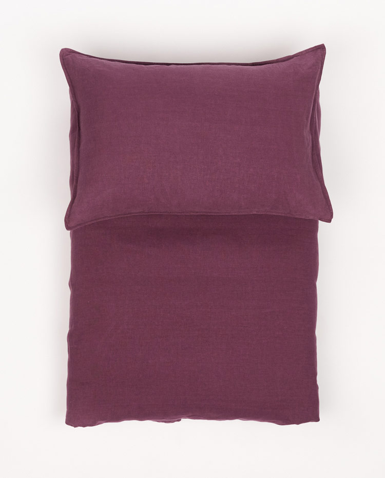 Lavie-Bettwaesche_Linus_Plum_Freisteller
