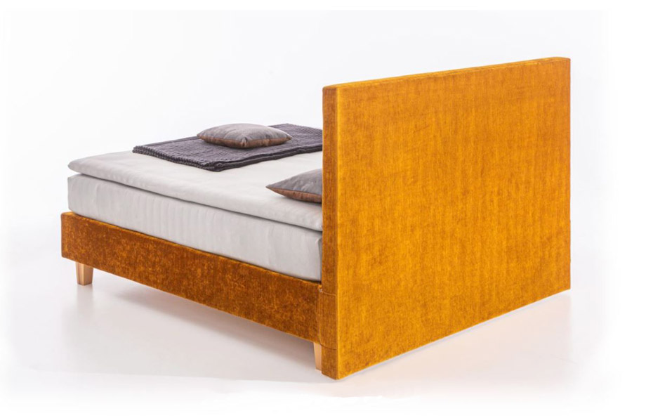 DORMIENTE_Natur-Boxspringbett_Clia_2_Variante-E_seitlich-hinten_Bezugsstoff-Glennville-honey