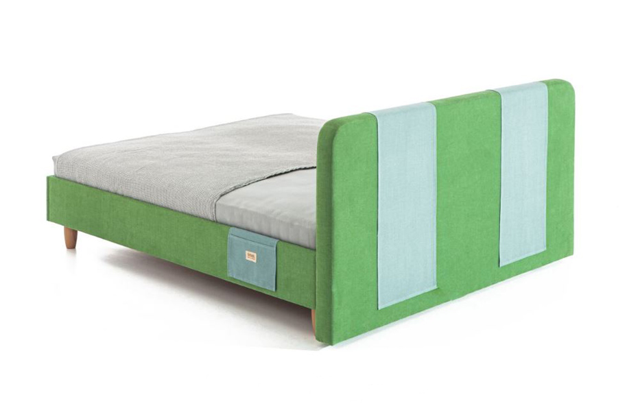 DORMIENTE_Natur-Polsterbett_Clia_1_Variante-B_seitlich-hinten_Bezugsstoff-Shadow-green