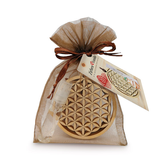 ZirbenFamilie_1089_ZirbenBlume_Anhaenger_Spray_Set_Organzabeutel