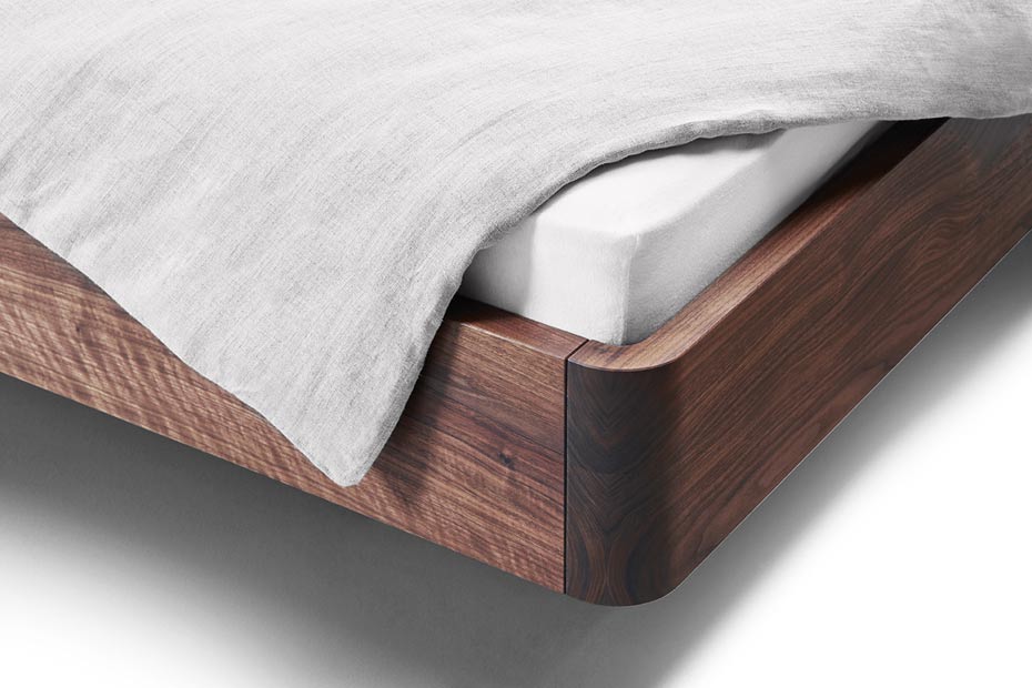 HolzManufaktur_Massivholzbett-ComCi_6_Bettecke