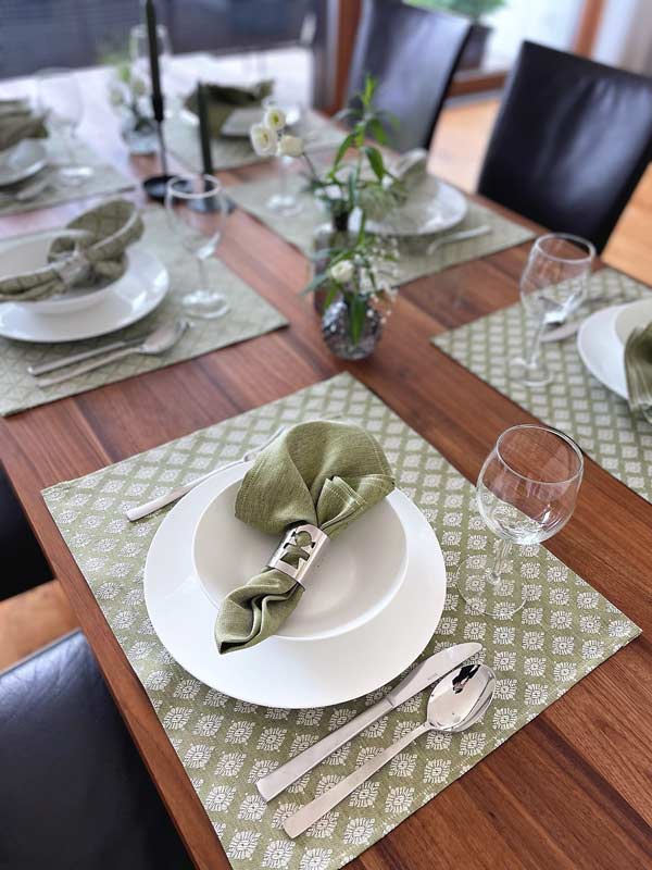 ÜBELHÖR_Halbleinen-Tischwäsche_Ornament-1-Loriella_olive_5