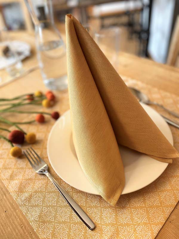 ÜBELHÖR_Halbleinen-Tischwäsche_Ornament-2-honiggelb_2