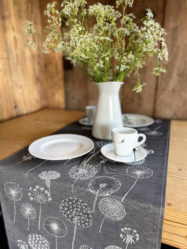 ÜBELHÖR_Halbleinen-Tischwäsche_Pusteblume_schwarz_1