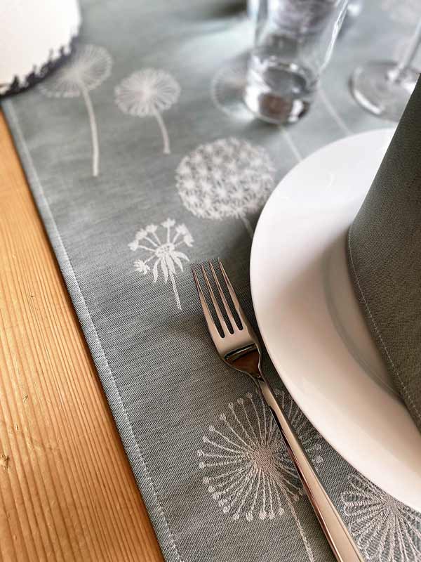 ÜBELHÖR_Halbleinen-Tischwäsche_Pusteblume_silber_2