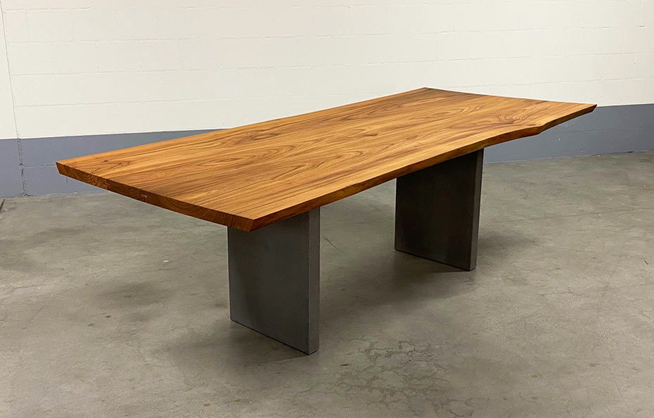 GIRSBERGER-Wangentisch-«Henry-–-Ulme-Edition»_1