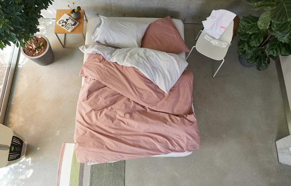 Lavie-Bettwaesche_Louise_Ash-Rose_Bett1
