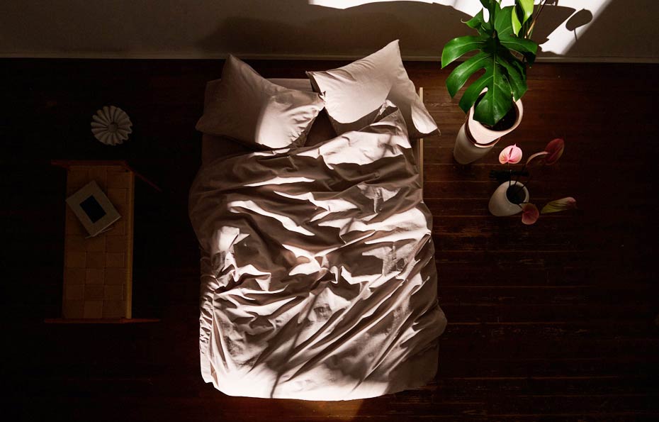 Lavie-Bettwaesche_Louise_Taupe_Bett