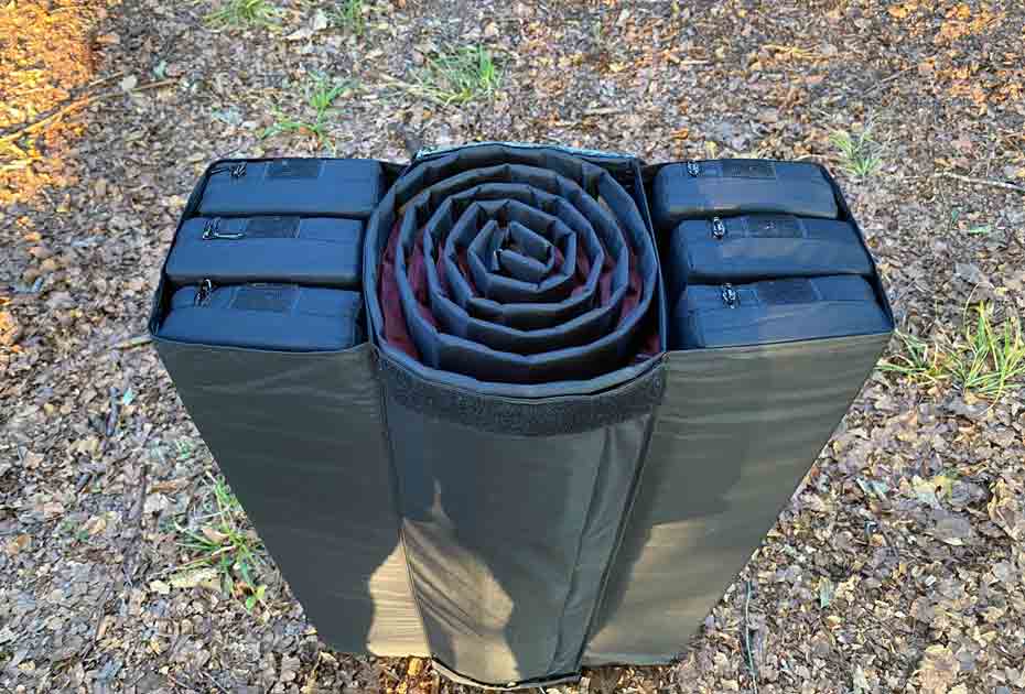 Outdoor-Campingbett-Black-Grizzly_Paket offen