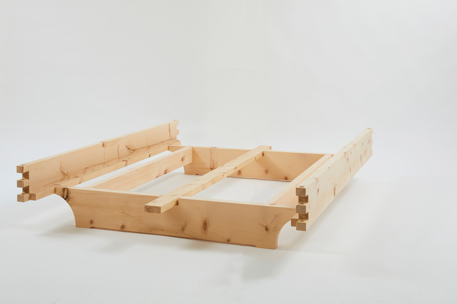Mondholz-Bett-Argento-Luna_Aufbau-3