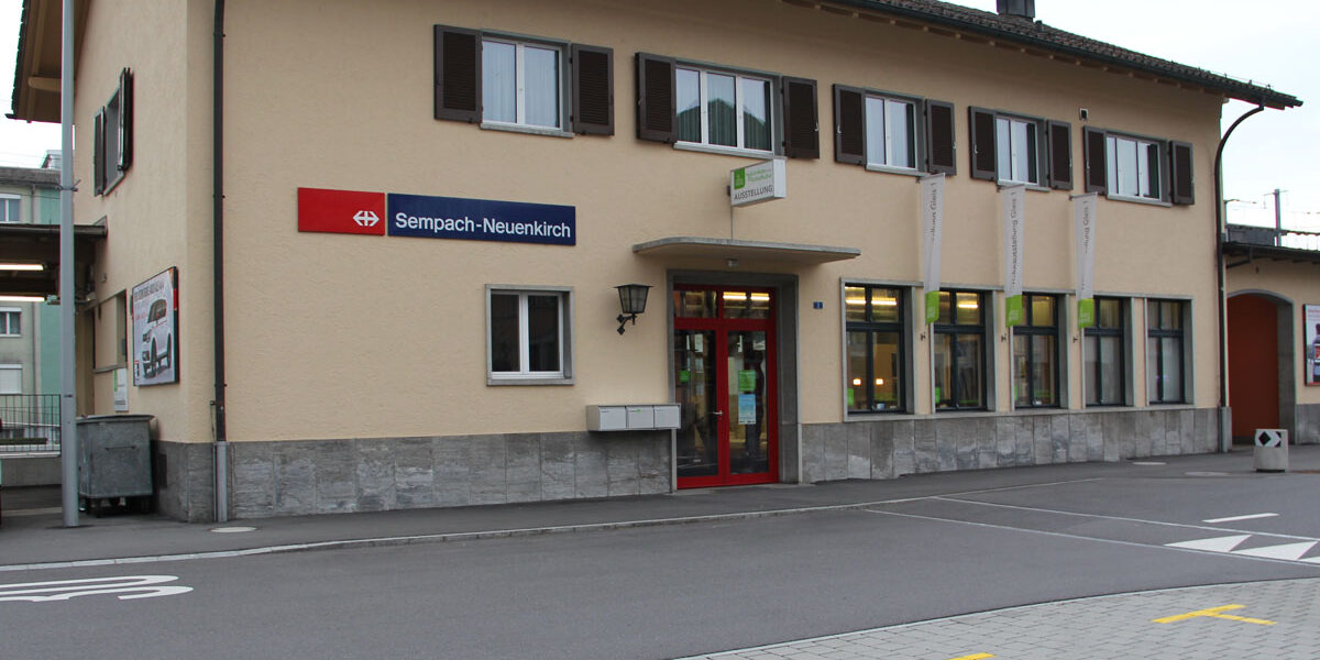 Ausstellung im ehemaligen Bahnhof von Sempach Neuenkirch